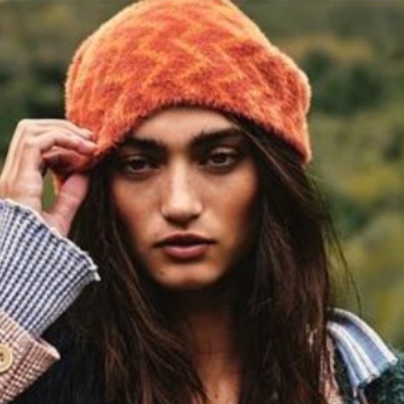 NWT Free People Ziggy Fuzzy Beanie - Picture 2 of 5